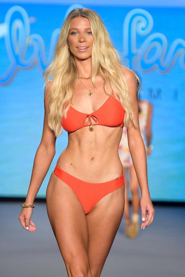 luli fama HOT TROPICS - Scoop Neck Cut Out Top & Seamless Wavy Ruched Back Botto – Luli Fama